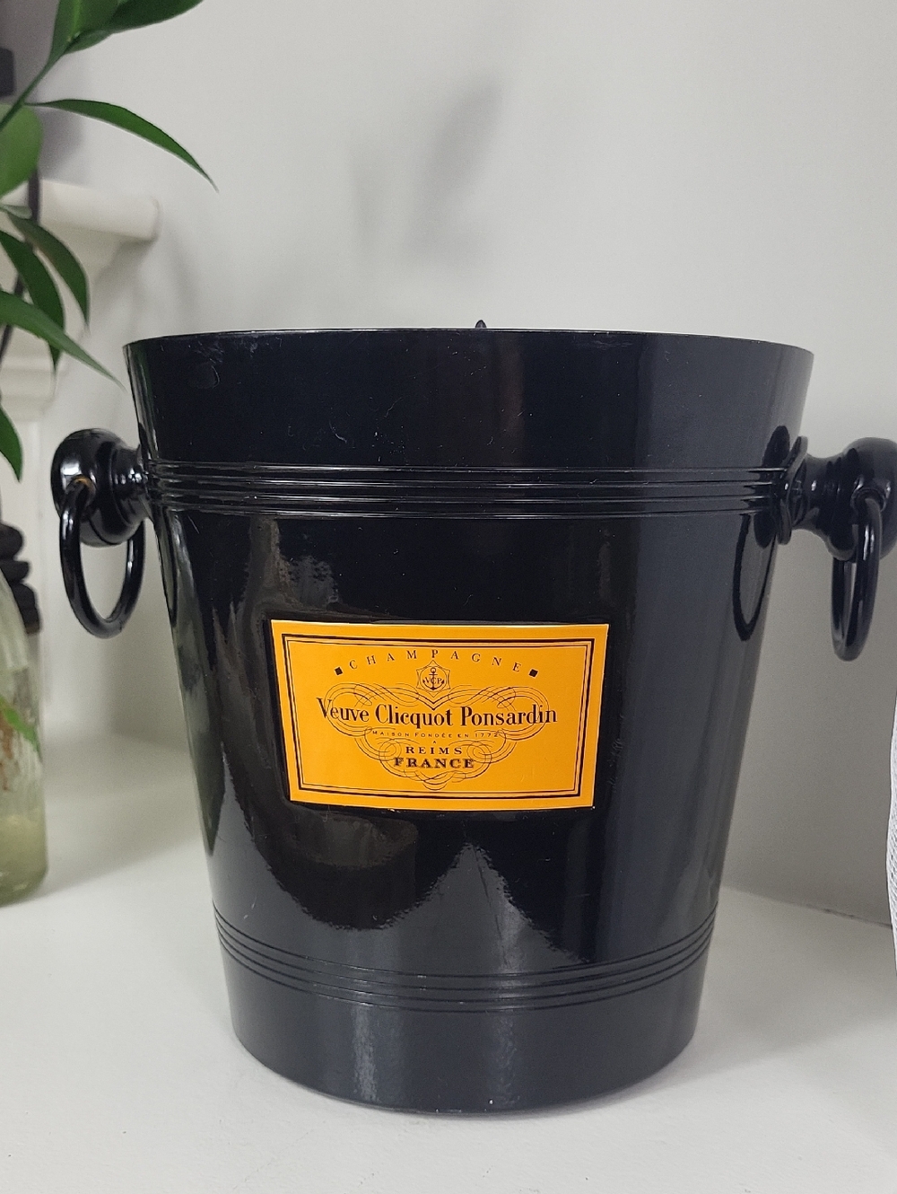 Veuve Clicquot Black‎ Champagne Cooler Bucket Vintage 1998. Size 8"Hx8"D